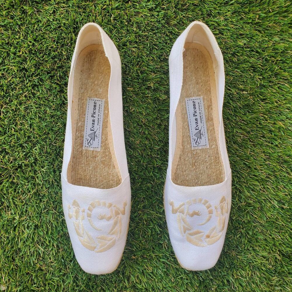 Vintage Evan Picone White Canvas Embroidered Lizard Espadrille Alpargata Flats